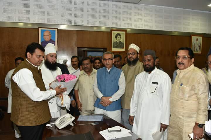 2 साल बाद मुख्यमंत्री के साथ दंगाई का फोटो खिचाने का सपना साकार , अब होगा जनता पर अत्याचार