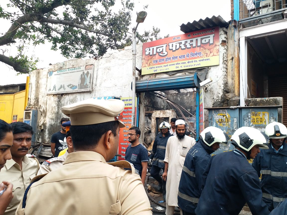 मुंबई के साकीनाका में लगी आग , 12 लोगों की मौत