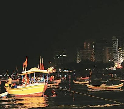 अरब सागर में आयल माफियाओं पर मुंबई पुलिस का प्रहार , 5 गिरफ्तार
