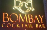 लेट नाइट चलने वाले बॉम्बे कॉकटेल पब की बिल में समय , और तारीख में ज़बरदस्त गड़बड़ी , जीएसटी के साथ साथ सर्विस चार्ज के नाम पर भी वसूली