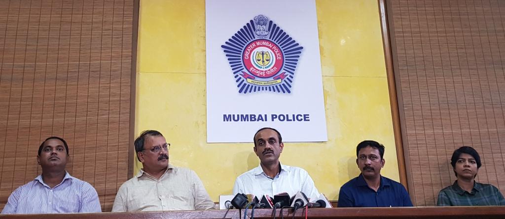 मुंबई क्राइम ब्रांच ने मुंबई से दो ड्रग्स तस्करों को किया गिरफ्तार     