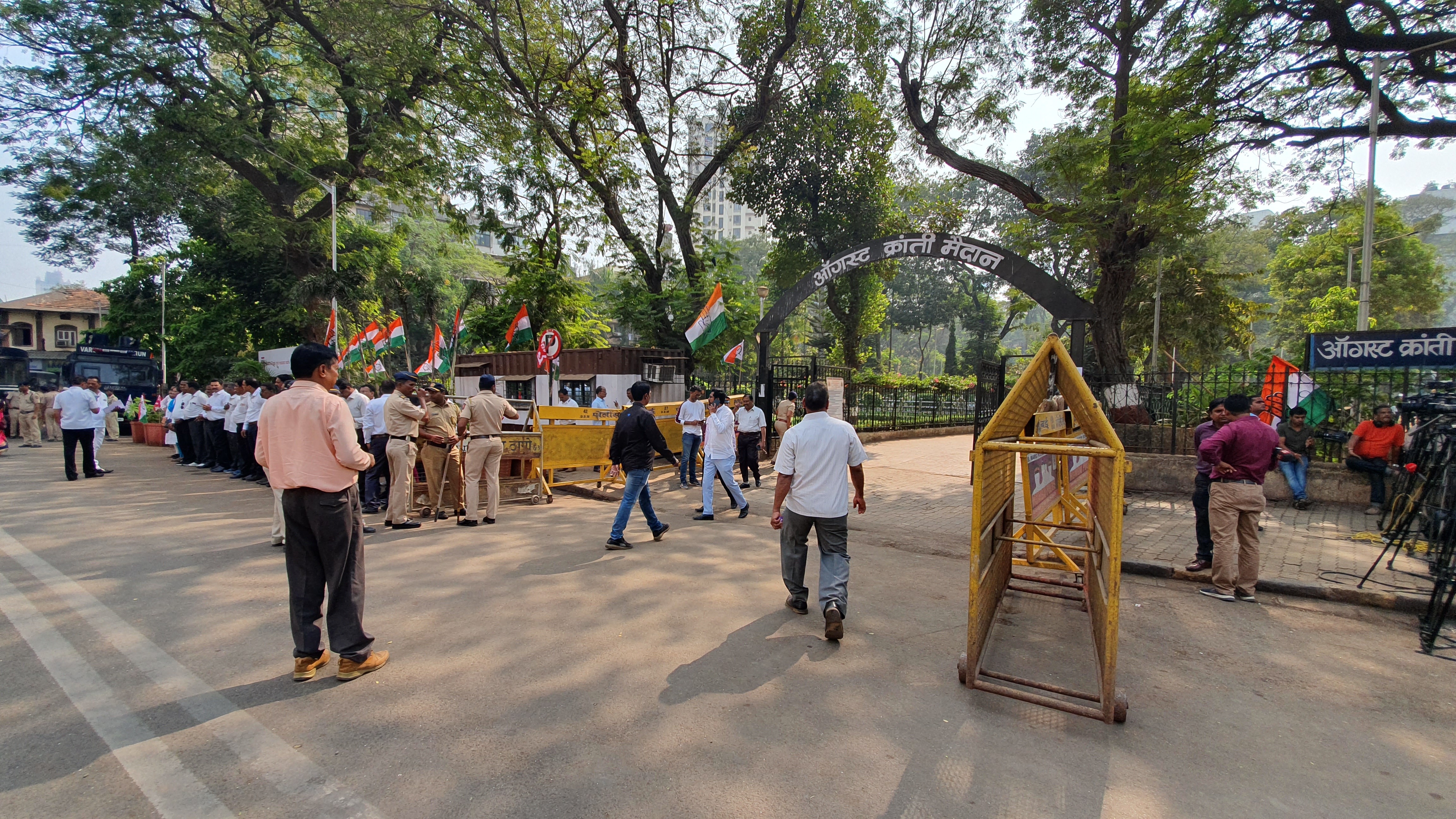 आज़ाद मैदान दंगे के उल्मा ए क्राइम से सावधान , मात्र उल्मा क्राम की बातों पर दें ध्यान