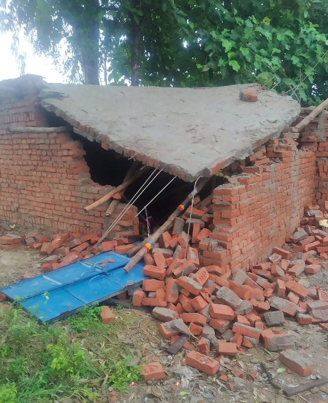 विकास अस्पताल के मालिक भीष्म सिंह समेत 30 लोगों के खिलाफ़ मामला दर्ज, भीष्म सिंह फरार