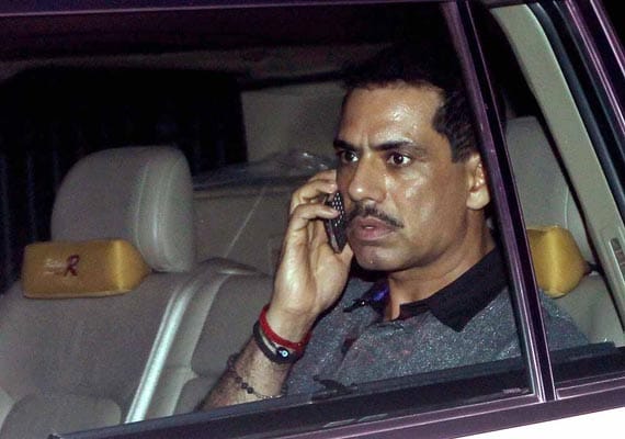 रॉबर्ट वाड्रा की गाड़ी का कटा चालान ,लापरवाही से गाड़ी चलाने का मामला