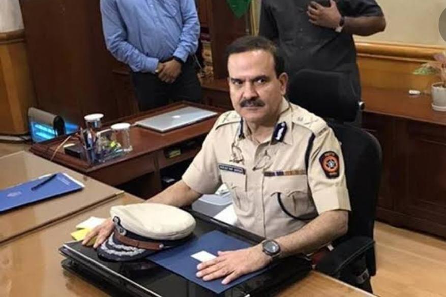 पूर्व मुंबई पुलिस कमिश्नर मामले में  एसआईटी गठन के बाद आरोपी बने 5 अन्य पुलिस अधिकारियों का तबादला