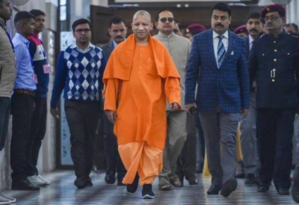 केजरीवाल की राह पर अब अमिताभ ठाकुर-सूबे के मुखिया योगी के खिलाफ ताल ठोकते ही हुई ठाकुर की गिरफ्तारी