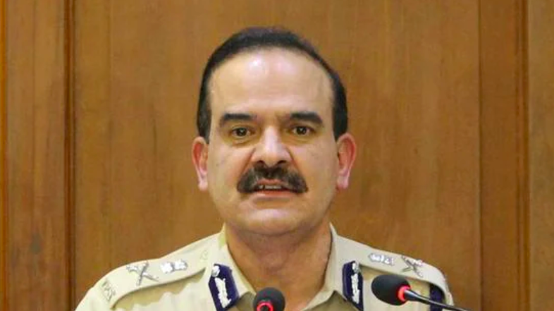 परमबीर सिंह को भगोड़ा घोषित करने की तैयारी-रोकी गई सैलरी , निलंबन पर बना समीकरण