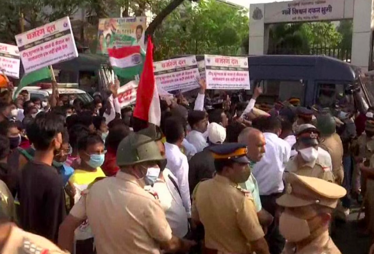 मुंबई में टीपू सुलतान कॉम्प्लेक्स के नामकरण का विरोध - हिरासत में लिए गये प्रदर्शनकारी कार्यकर्ता