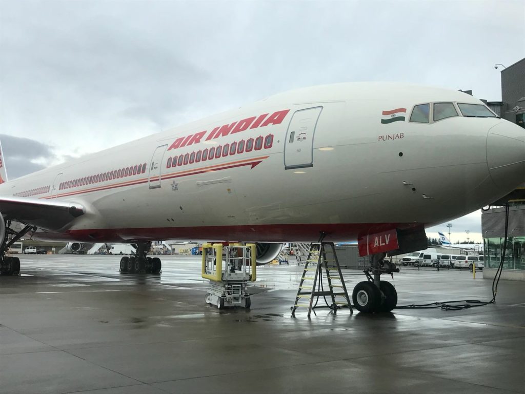 रोमानिया से मुंबई रवाना हुआ भारतीय विमान - रूस यूक्रेन की जंग में भारतीयों की सुरक्षित वापसी की कोशिश