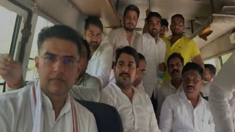 सचिन पायलट समेत कई विधायक गिरफ्तार - राहुल के।समर्थन में कांग्रेस मुख्यालय जाते दिल्ली पुलिस ने किया गिरफ्तार