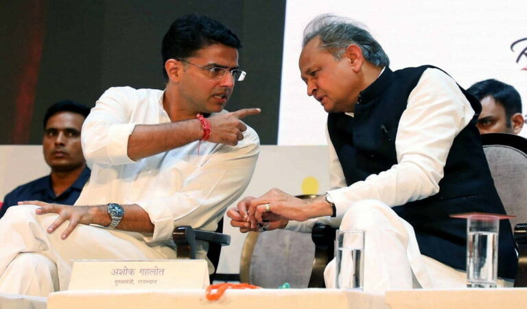 राजस्थान कांग्रेस में रार, गहलोत बनाम पायलट की जंग के बीच असमंजस्य में हाईकमान
