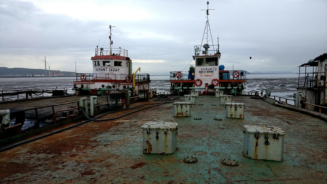 ऑयल माफियाओं का टूटा सिंडीकेट , अब अकेले ही करेंगे डीज़ल की तस्करी