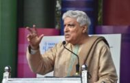 पाकिस्तान में घुसकर जावेद अख्तर ने दिखाया आईना ,कहा भारत में घुसे आतंकी इसी मुल्क में खुलेआम घूम रहे।