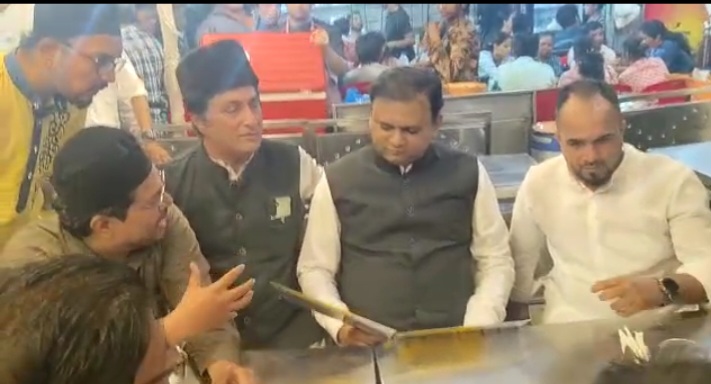 भिंडी बाजार में स्पीकर की आमद और वार्ड ऑफिसर विकिट आउट