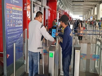बोर्डिंग पास की अदला बदली के आरोप में दो विदेशी गिरफ्तार ,जर्मन के नागरिक से पास बदलकर लंदन पंहुचा था श्रीलंकाई नागरिक।