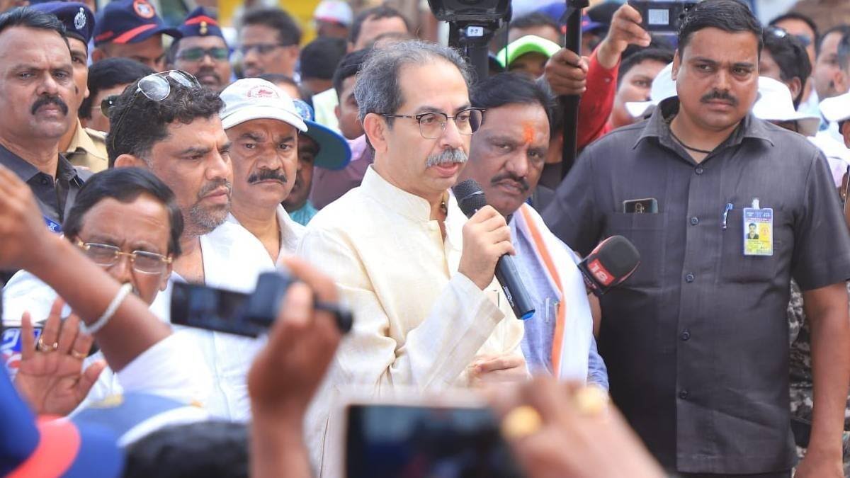 रिफाइनरी परियोजना को लेकर उद्धव ठाकरे का यूटर्न ,कहा स्थानीय लोगो से विचार विमर्श के बाद उठाया जाए कदम।