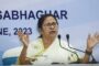 मुंबई में दिन दहाड़े महिला की गला रेतकर हत्या ,प्रेमी रिक्शा ड्राइवर ने हत्या कर बाद स्वयं को किया घायल।