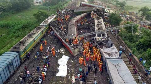 रेलमंत्री के इस्तीफे की मांग और केंद्रीय मंत्री हरदीप पूरी का बड़ा बयान , कहा 26/11 को एनएसजी कमांडो दिल्ली से मुंबई 10 घन्टे में पहुँचे।
