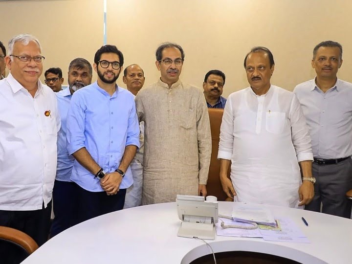 शरद पवार के बाद अजीत पवार की उद्धव ठाकरे से मुलाकात , ठाकरे के मुताबिक.... अजीत से राज्य के अच्छे विकास की बात कही।