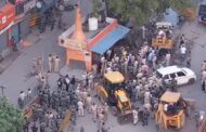 दिल्ली में मंदिर मजार पर चला भाजपा सरकार का बुलडोजर ,बिना किसी हंगामे के केंद्रीय सुरक्षा बलों की मौजूदगी में ढहाया गया दोनों धर्मिक स्थल।
