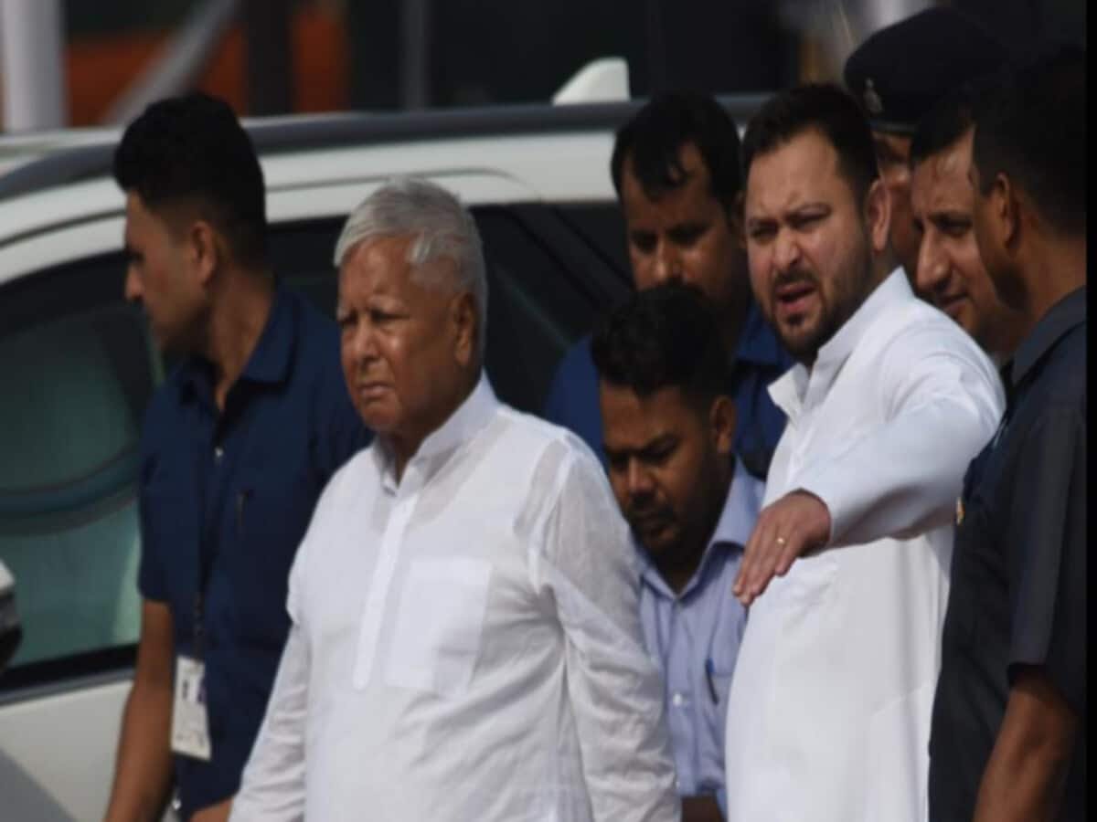 बंबई नरेंद्र मोदी के गर्दन पर चढ़ने जा रहे....इंडिया गठबंधन की बैठक में शामिल होने जा रहे लालू यादव का बड़ा बयान।
