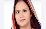 जयपुर में कांग्रेस मेयर के घर एसीबी का बड़ा छापा , 40 लाख कैश के साथ मेयर पति सुशील गुर्जर गिरफ्तार ,2 दलालों के पास से भी 8 लाख बरामद।