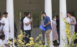 बहाल हुई सांसदी तो राहुल को वापिस मिला 12 तुगलक लेन का बंगला ,बंगले में राहुल के शिफ्ट होने की कोई आधिकारिक पुष्टि नही ,कहा पूरा हिंदुस्तान हमारा घर।