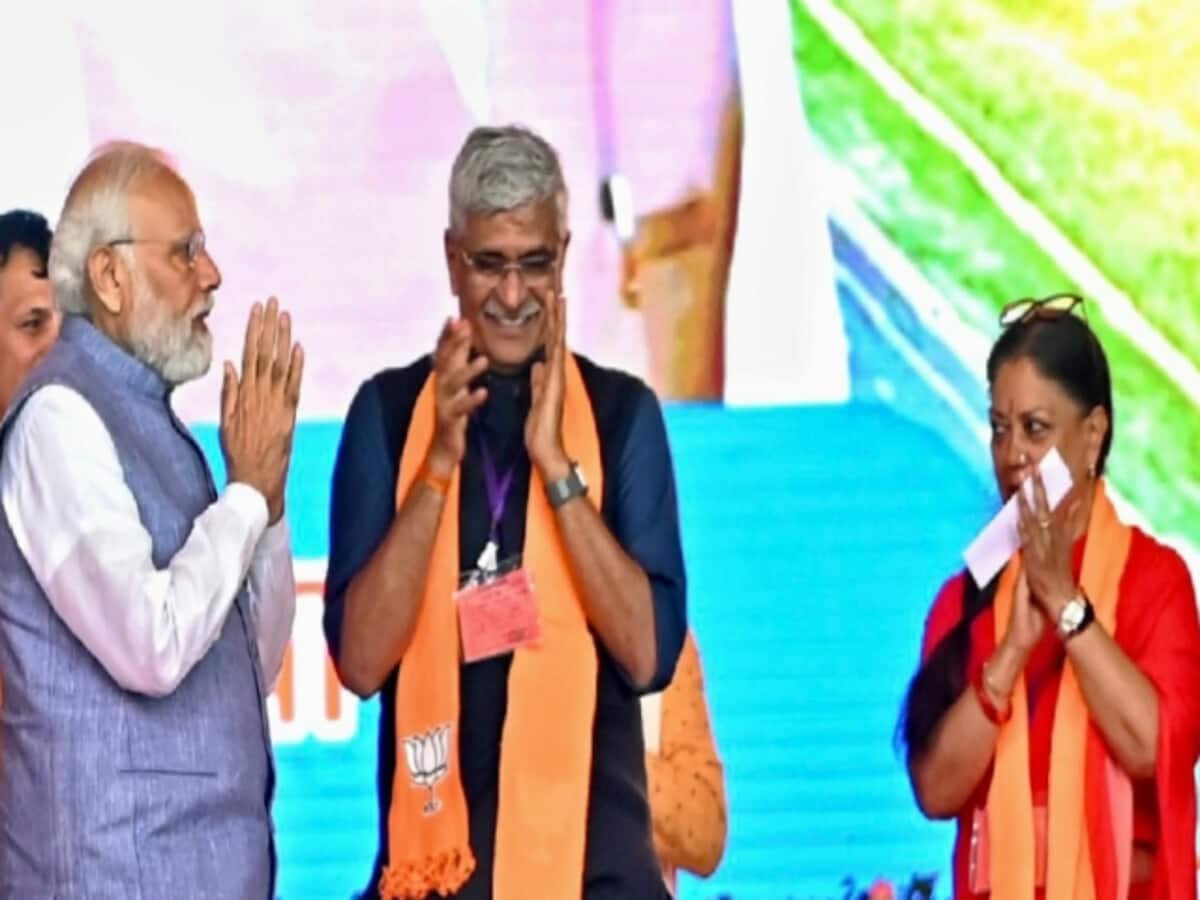 दिल्ली की मीटिंग में वसुंधरा राजे और पीएम मोदी का संवाद ,सांसदों की मीटिंग में वसुंधरा के दिल्ली बुलावे पर तेज़ हुई सियासत।