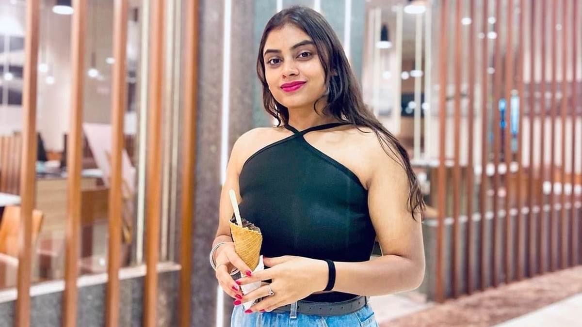 मुंबई पुलिस हिरासत में हत्यारोपी की मौत ,पैंट को रस्सी बनाकर खुदकुशी करने का मामला ,एयरहॉस्टेस की हत्या के आरोप में था गिरफ्तार।