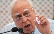 इंडिया गठबंधन की बैठक में कांग्रेस नाराज़ ,कपिल सिब्बल की इंट्री को लेकर तनाव ,सपा प्रमुख अखिलेश यादव का सिब्बल को मिला साथ।