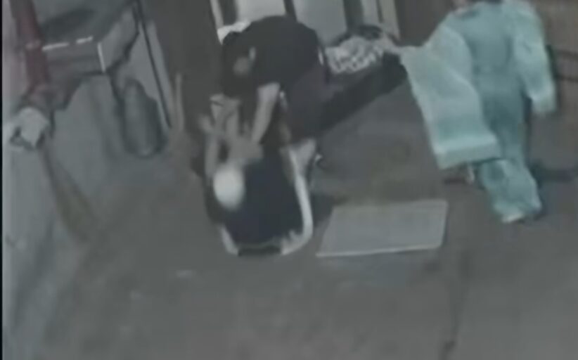 वॉचमैन को पीट पीट कर मर डाला ,कोई एफ.आई.आर तक दर्ज नहीं हुई