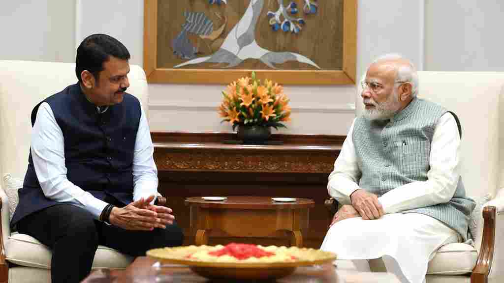 Devendra Fadnavis Meets Narendra Modi - मुख्यमंत्री देवेंद्र फडणवीस ने नई दिल्ली में प्रधानमंत्री नरेंद्र मोदी से की मुलाकात  महाराष्ट्र के विकास ढाँचे पर हुई चर्चा