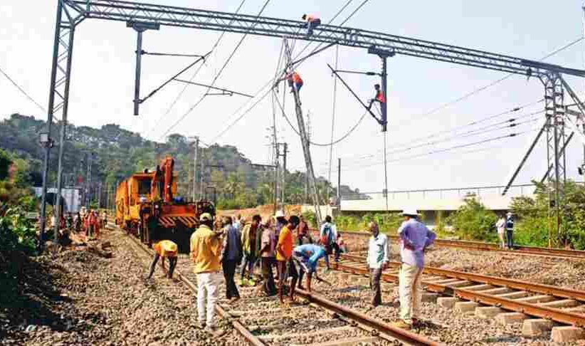Mumbai local train updates: 16 अगस्त को सेंट्रल रेलवे की मेन और हार्बर लाइन पर रहेगा मेगा ब्लॉक, देखें शेड्यूल