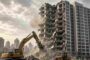 Rustomjee Crown Demolition - मुंबई के आलीशान रुस्तुमजी क्राउन में बीएमसी का बड़ा एक्शन 128 लग्जरी फ्लैट्स में अवैध निर्माण पर चला हथौड़ा