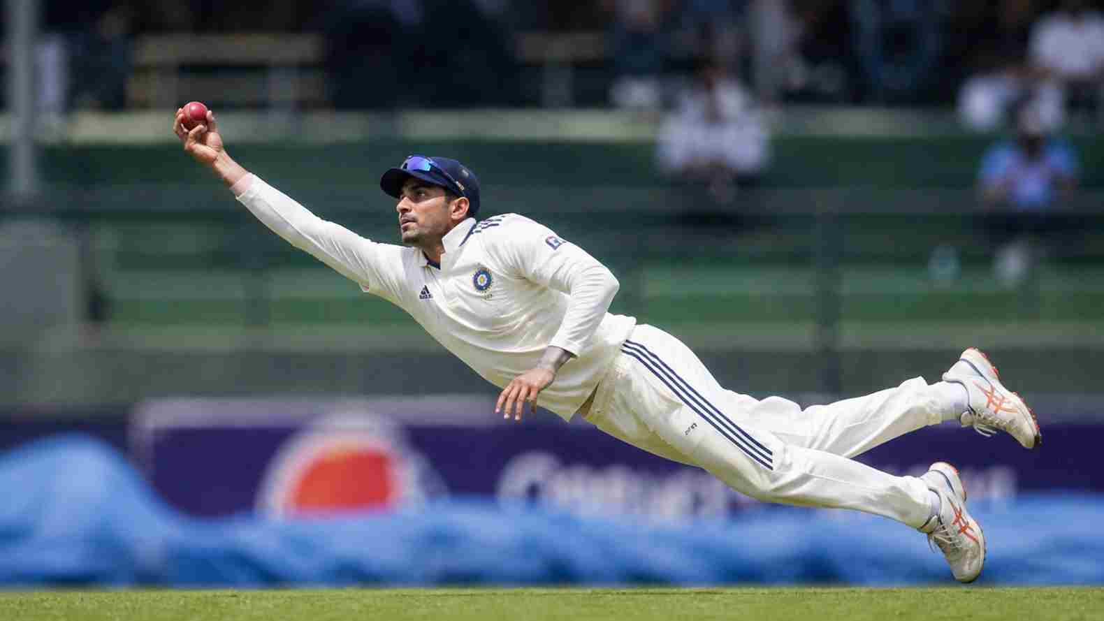 Shubman Gill One Handed Catch - गॉल टेस्ट में शुभमन गिल का सुपरमैन अवतार, उड़ते हुए एक हाथ से पकड़ा अद्भुत कैच