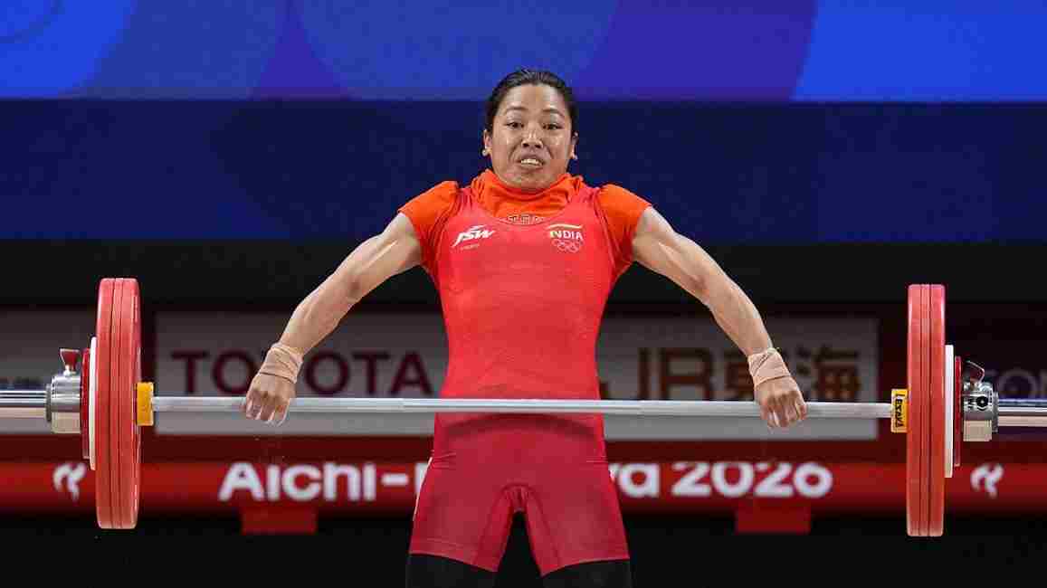 Asian Games 2026 Day 4 Mirabai Chanu Silver Manu Bhaker - एशियन गेम्स 2026 का चौथा दिन - मीराबाई चानू ने 49 किग्रा वेटलिफ्टिंग में जीता ऐतिहासिक रजत पदक, 10 मीटर एयर पिस्टल में मनु भाकर पोडियम से चूकीं