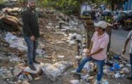 Chandivali Residents Audit Footpaths Debunk BMC Pedestrian Claims - चांदीवली के नागरिकों ने किया फुटपाथों का जमीनी ऑडिट बीएमसी के 'पेडस्ट्रियन-फर्स्ट' दावों की खोली पोल, अतिक्रमण और टूटे रास्तों की तस्वीरें कीं उजागर