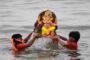 Ganesh Visarjan 2026 Mumbai 34403 Idols Immersed 6 AM - मुंबई में अनंत चतुर्दशी का महाविसर्जन शनिवार सुबह 6 बजे तक 34,403 गणेश प्रतिमाएं विसर्जित गिरगांव चौपाटी पर उमड़ा जनसैलाब