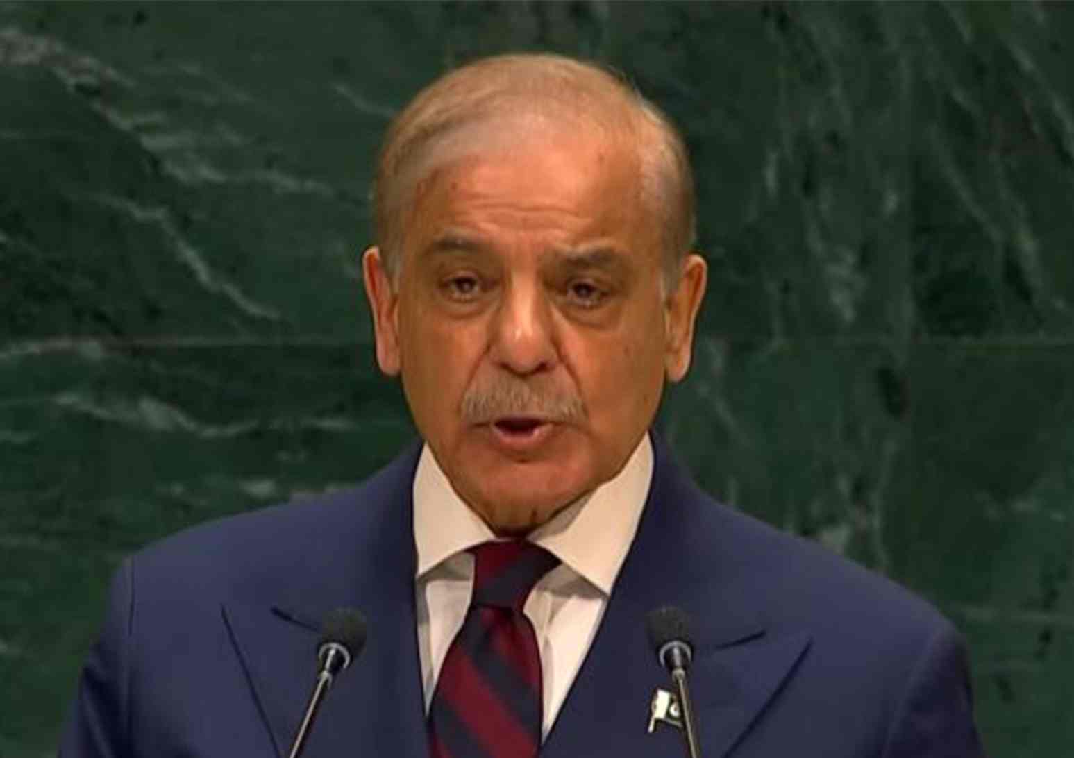 Shehbaz Sharif Warns Any Indus Diversion Act Of War UNGA - यूएनजीए में पाकिस्तान के प्रधानमंत्री शहबाज शरीफ की भारत को खुली धमकी  कहा- सिंधु नदी का पानी रोकने या मोड़ने की कोशिश मानी जाएगी 'युद्ध की कार्रवाई'
