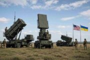 Trump Signs Russia Sanctions Law India Tariff Threat - रूसी तेल खरीद पर अमेरिका का कड़ा कदम - डोनाल्ड ट्रंप ने रूस प्रतिबंध कानून पर किए हस्ताक्षर, भारत और चीन पर मंडराया 100 % तक टैरिफ का खतरा