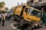 Nallasopara Garbage Truck Drain Accident - नालासोपारा में ड्रेनेज का ढक्कन टूटने से फंसा नगर निगम का कचरा ट्रक घटिया निर्माण और असुरक्षित सड़कों पर उठे सवाल