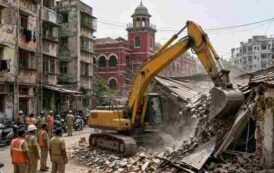BMC Demolishes Garage Marriage Hall On Fire Station Land - फायर ब्रिगेड की आरक्षित जमीन पर कब्जा कर बनाया था गैरेज और मैरिज हॉल बीएमसी ने बुलडोजर चलाकर किया जमींदोज