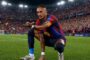 Raphinha Shots At Atletico Madrid Julian Alvarez Transfer Remarks - जुवियन अल्वारेस के बयान पर राफिन्हा का एलेटलेटिको मैड्रिड पर तीखा हमला - खिलाड़ी की इच्छा और क्लब के रवैये पर गरमाई राजनीति