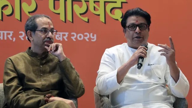 Raj Thackeray Uddhav Thackeray Mega Morcha October 4 Election Commission - चुनाव आयोग के खिलाफ वर्षों बाद एक मंच पर आए ठाकरे बंधू - 4 अक्टूबर को मुंबई में महामोर्चा, राज और उद्धव का ऐलान- 'हाथों में नहीं होगा कोई दलीय झंडा, सिर्फ तिरंगा लहराएगा'