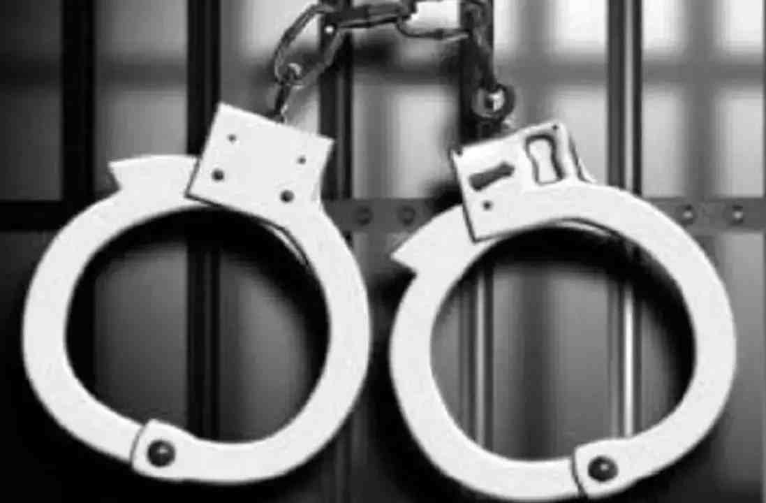 Mumbai Borivali Police - बोरीवली पुलिस स्टेशन का पीएसआई 1.3 लाख की रिश्वत लेते रंगे हाथों गिरफ्तार  एसीबी ने बिछाया जाल, गिरफ्तारी से बचाने के नाम पर मांगी थी घूस