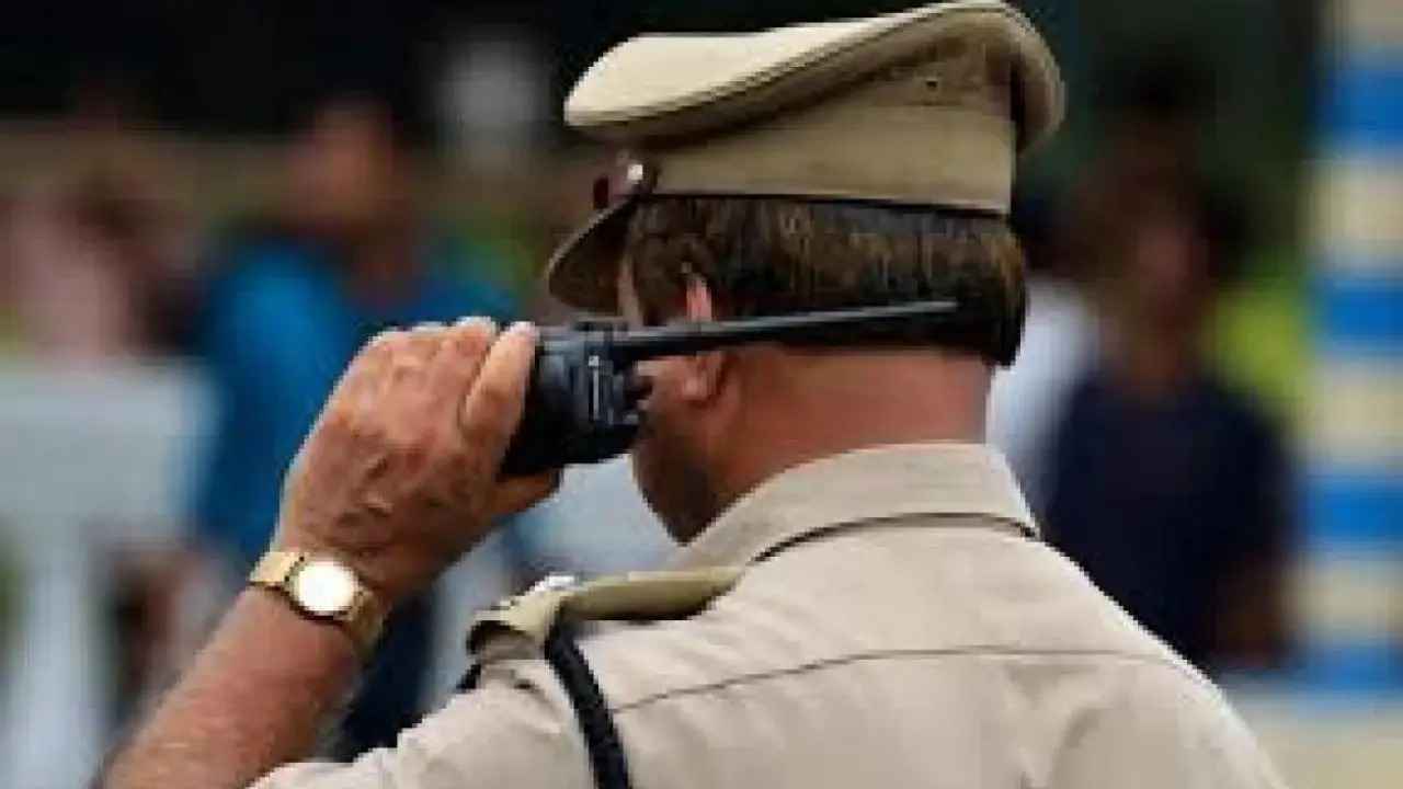 Mumbai Crime Ghatkopar - मुंबई के घाटकोपर में दिल दहलाने वाली घटना; खेल-खेल में स्कूली साथियों ने 14 वर्षीय छात्र की गर्दन में घोंपी सुई या नुकीली चीज, मेडिकल जांच जारी