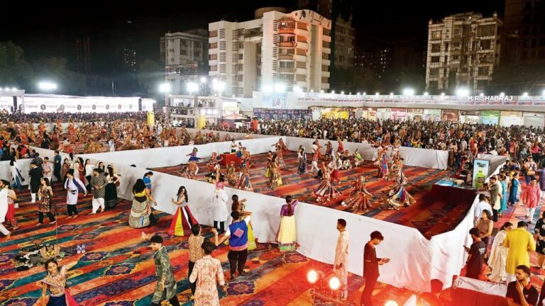 Borivli Garba Mobile Theft Two Accused Arrested MHB Colony Police - Navratri Crackdown: MHB Colony Police Arrest Two Accused For Stealing Mobile Phones At Borivli Garba Event; Six Handsets Recovered
